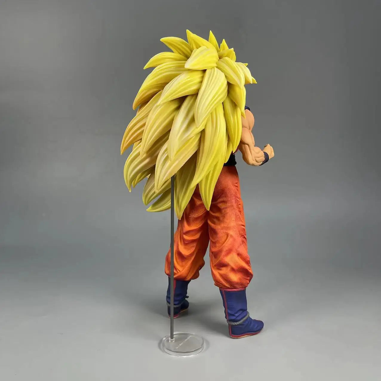 Boneco do Goku Super Saiyan 3