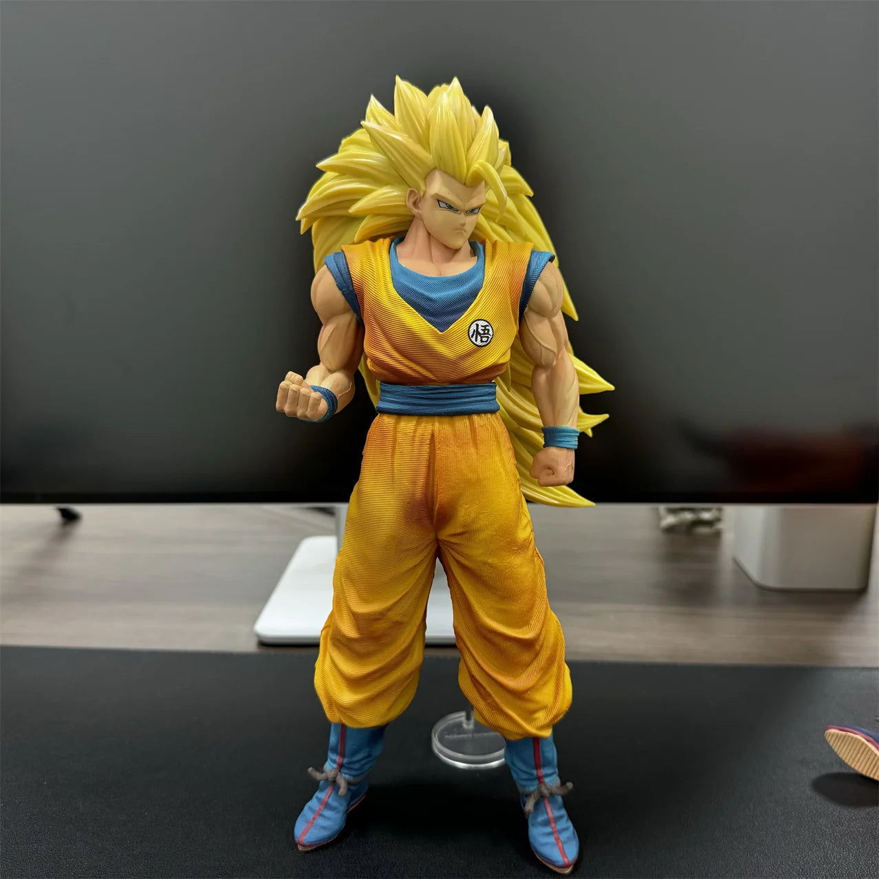 Boneco do Goku Super Saiyan 3